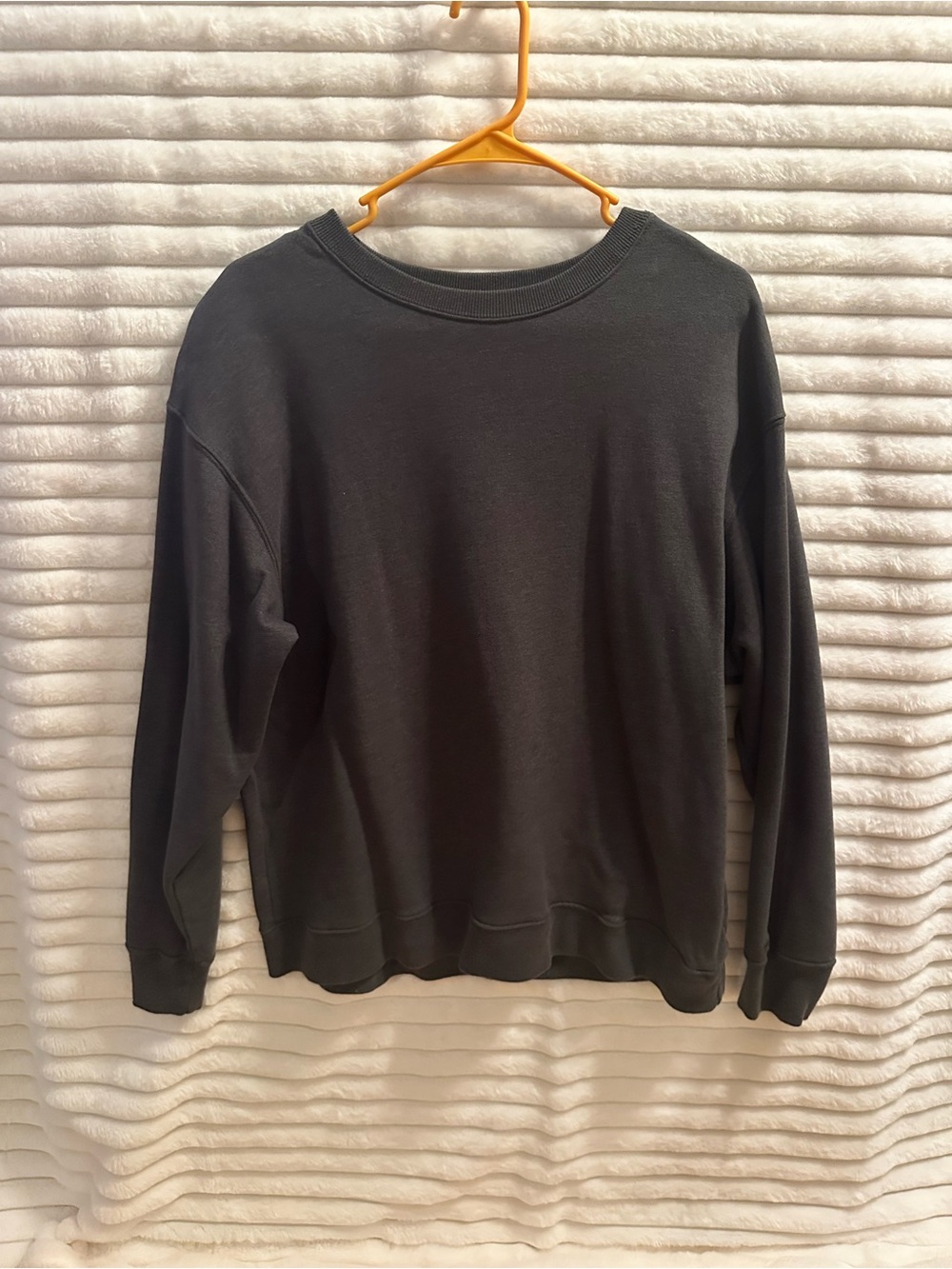 Hollister Men's Charcoal Crewneck Sweatshirt